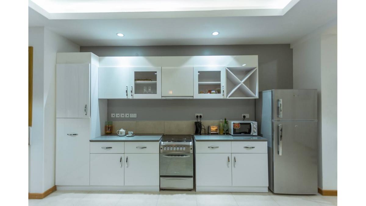 2 bed flat to let, Crown Lodge, Elystan Street - African Land