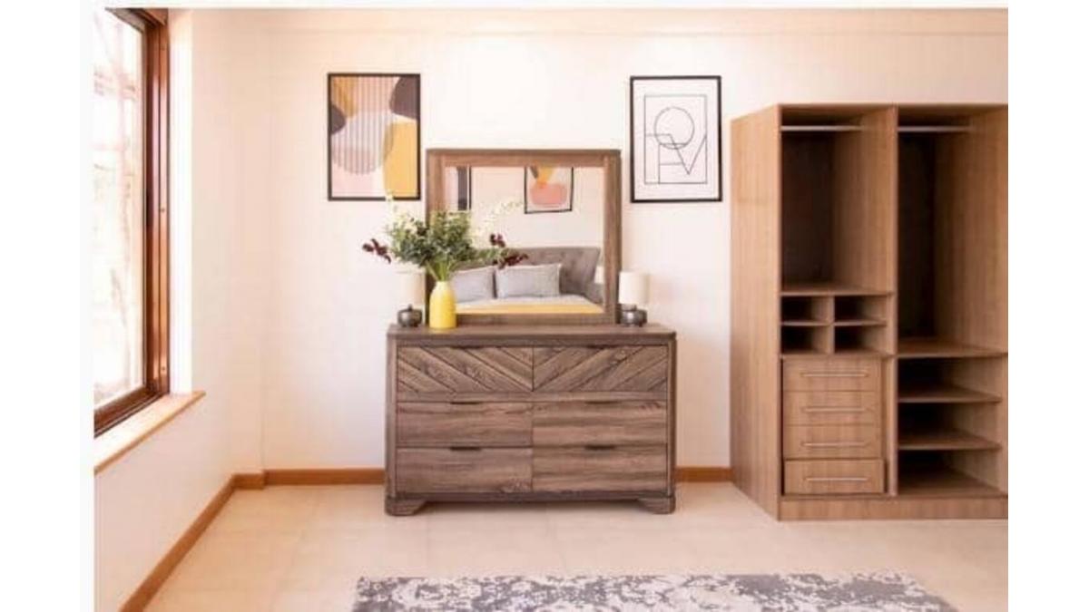 2 bed flat to let, Crown Lodge, Elystan Street - African Land