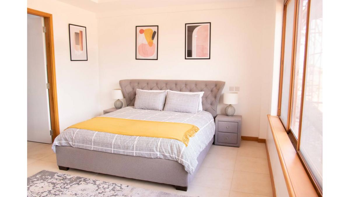 2 bed flat to let, Crown Lodge, Elystan Street - African Land