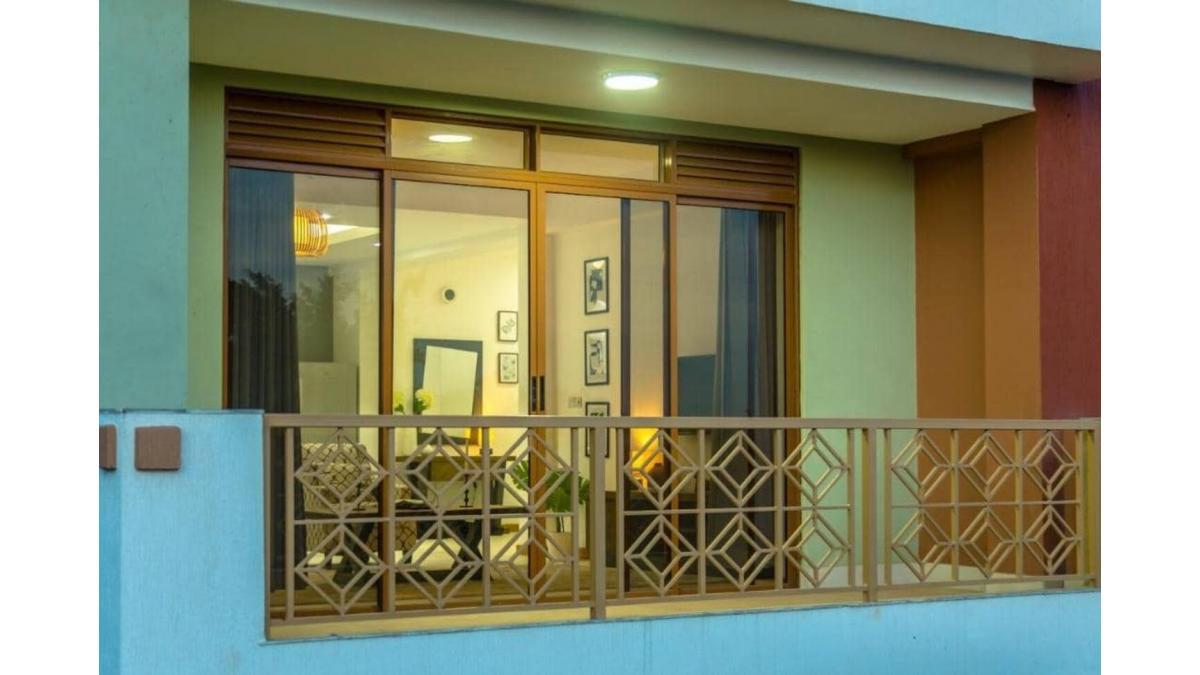 2 bed flat to let, Crown Lodge, Elystan Street - African Land