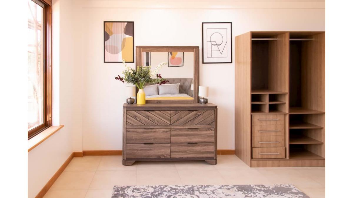 2 bed flat to let, Crown Lodge, Elystan Street - African Land