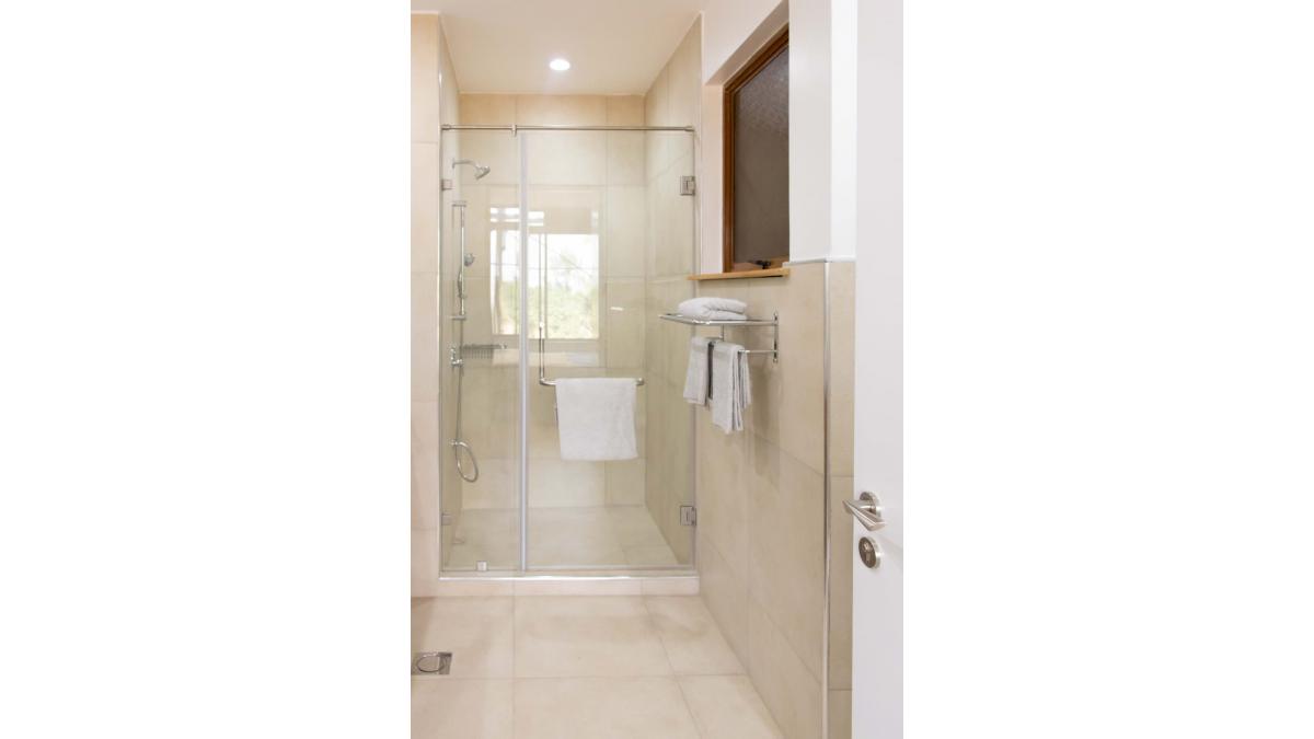 2 bed flat to let, Crown Lodge, Elystan Street - African Land