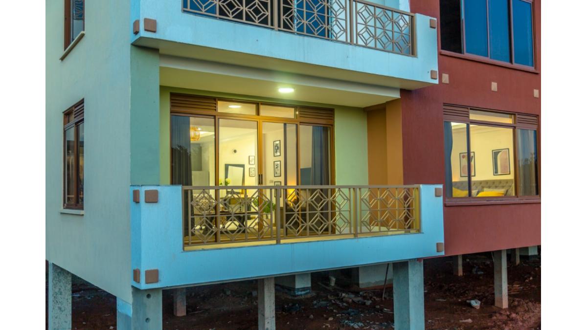 2 bed flat to let, Crown Lodge, Elystan Street - African Land