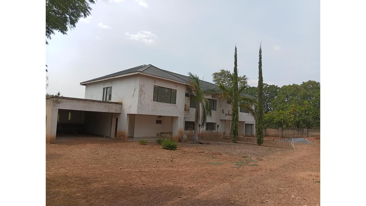 2 bed flat to let, Crown Lodge, Elystan Street - African Land