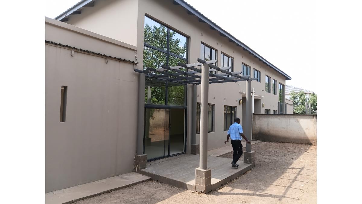 2 bed flat to let, Crown Lodge, Elystan Street - African Land