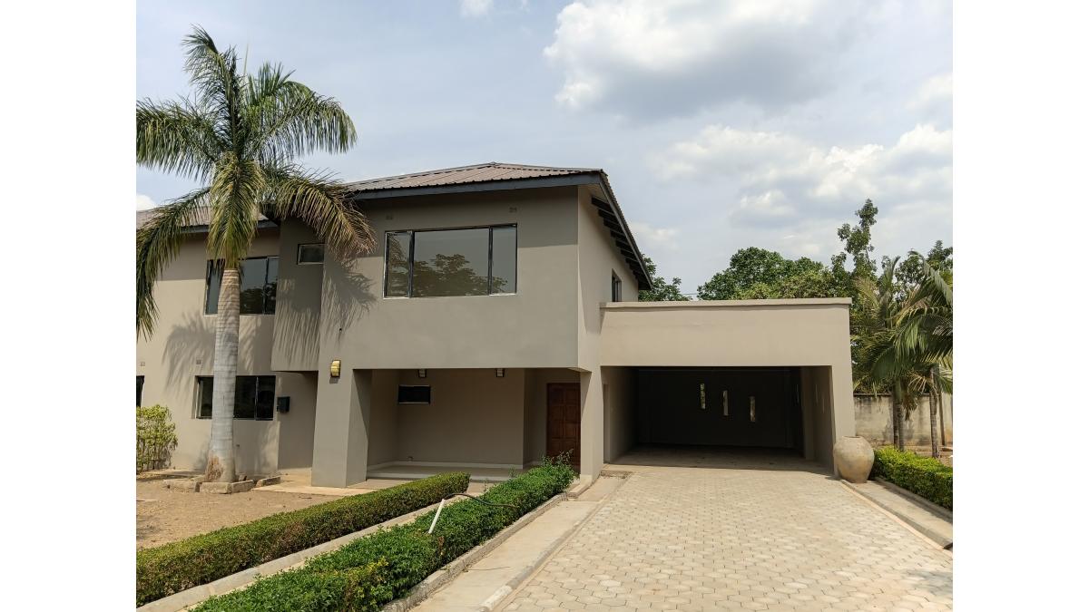 2 bed flat to let, Crown Lodge, Elystan Street - African Land