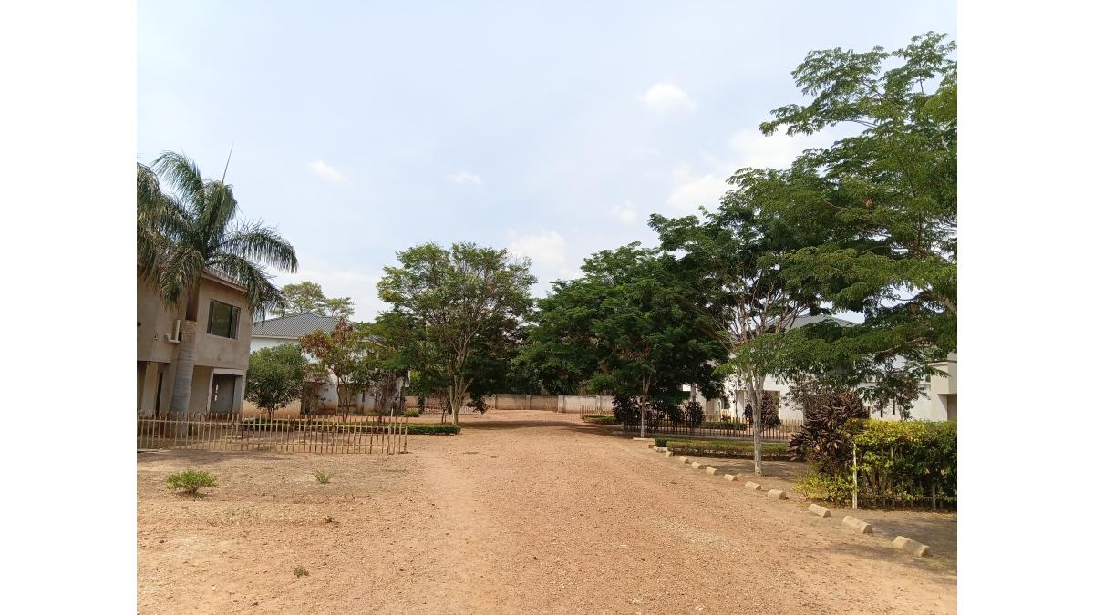 2 bed flat to let, Crown Lodge, Elystan Street - African Land