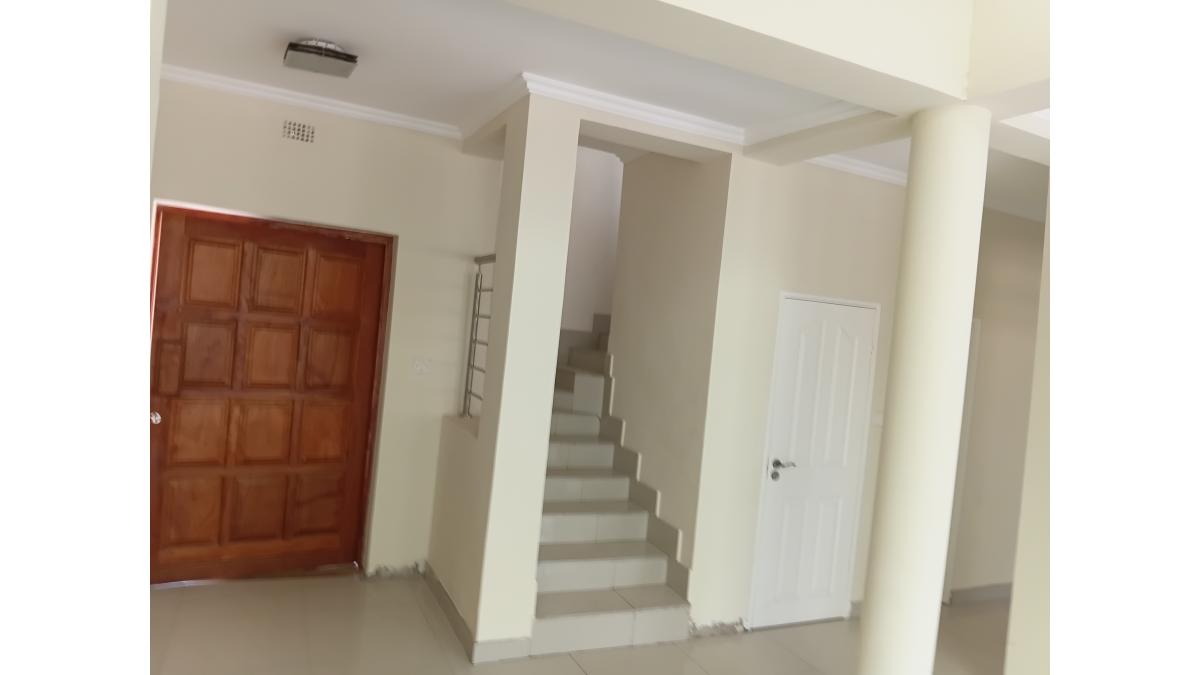 2 bed flat to let, Crown Lodge, Elystan Street - African Land