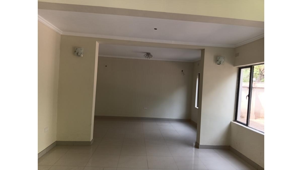 2 bed flat to let, Crown Lodge, Elystan Street - African Land