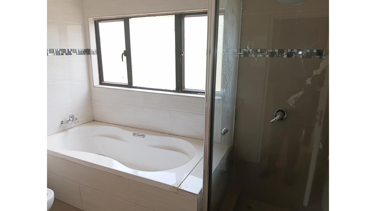 2 bed flat to let, Crown Lodge, Elystan Street - African Land