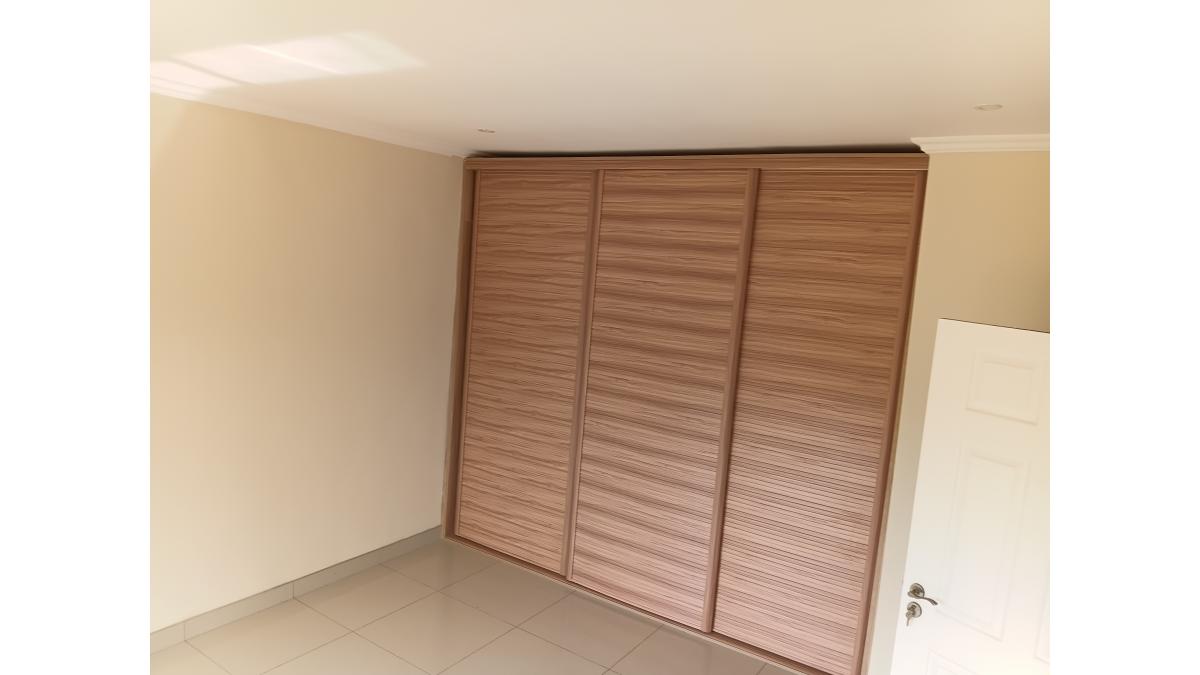 2 bed flat to let, Crown Lodge, Elystan Street - African Land