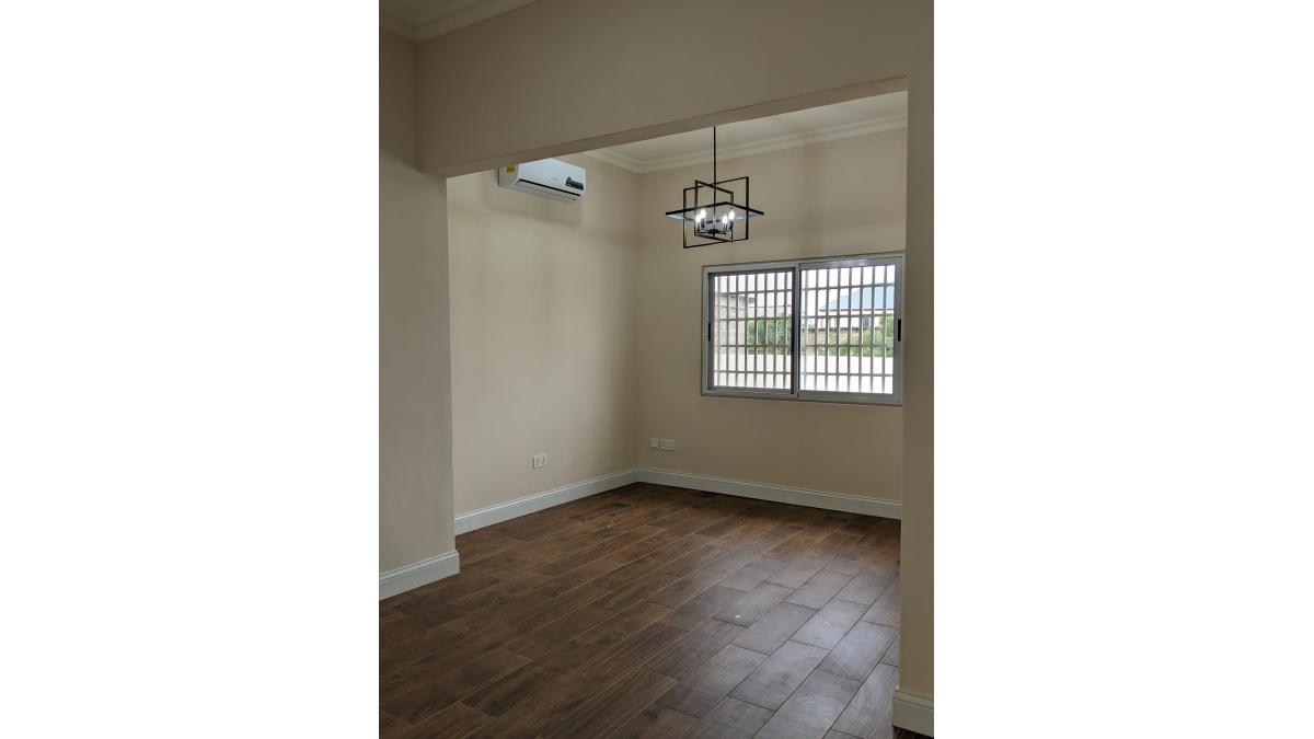 2 bed flat to let, Crown Lodge, Elystan Street - African Land