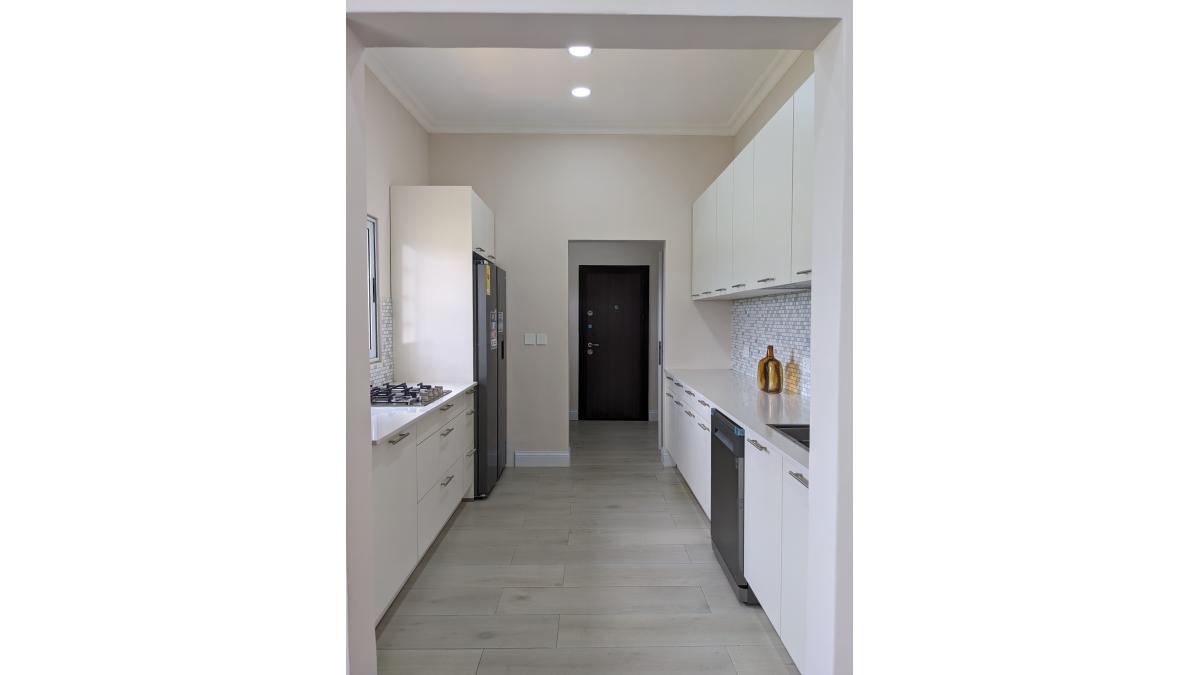 2 bed flat to let, Crown Lodge, Elystan Street - African Land