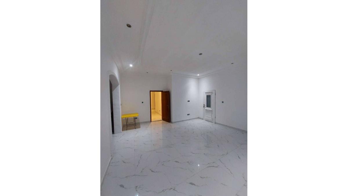 2 bed flat to let, Crown Lodge, Elystan Street - African Land