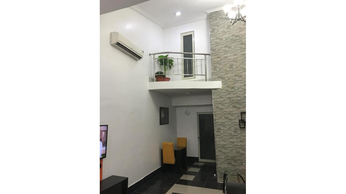 2 bed flat to let, Crown Lodge, Elystan Street - African Land