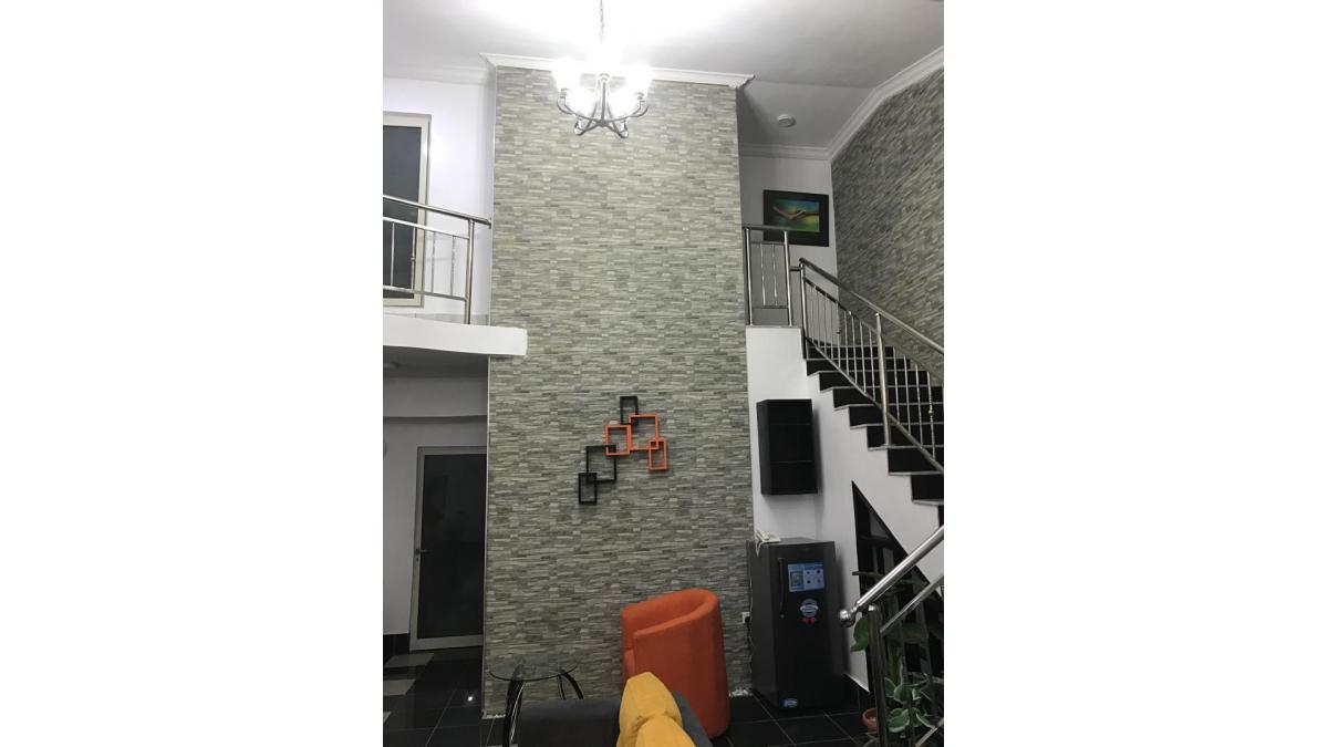 2 bed flat to let, Crown Lodge, Elystan Street - African Land