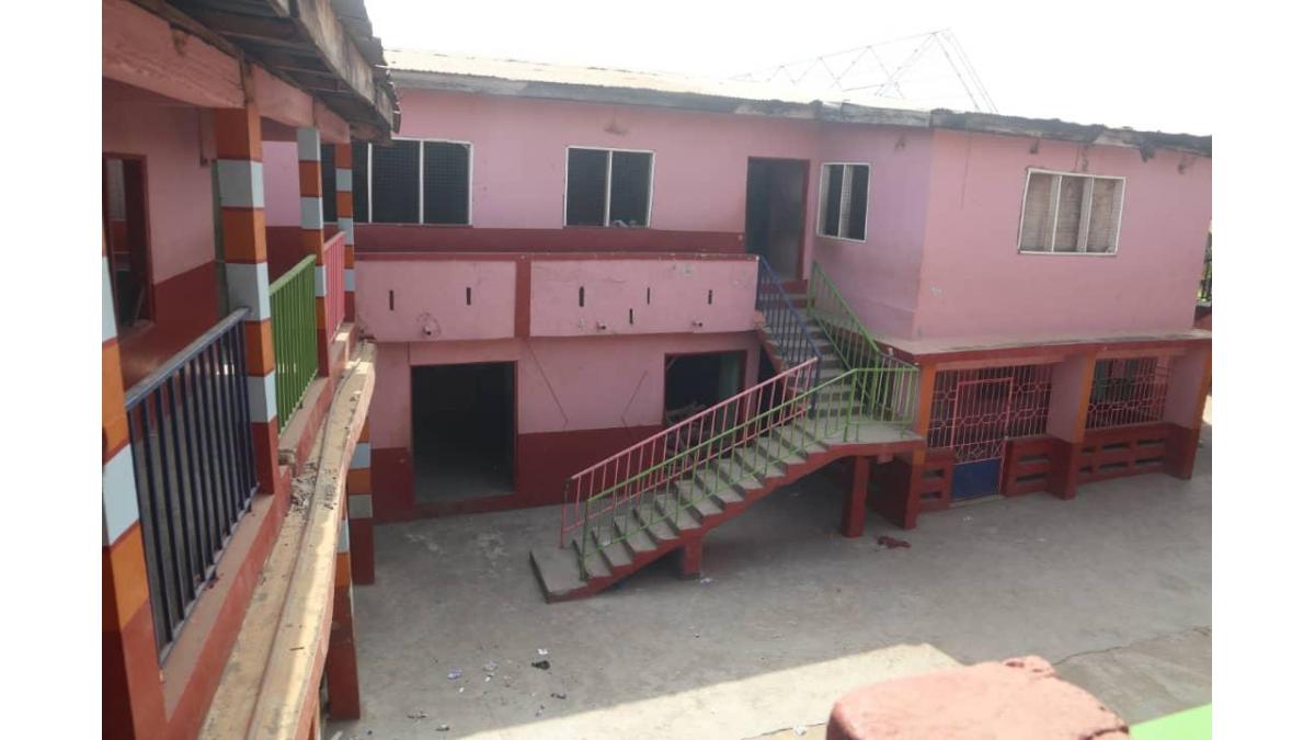 2 bed flat to let, Crown Lodge, Elystan Street - African Land