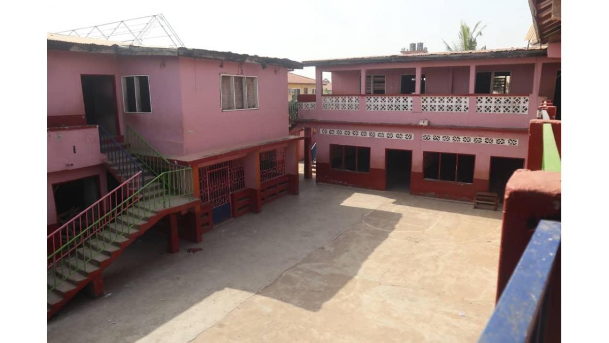 2 bed flat to let, Crown Lodge, Elystan Street - African Land
