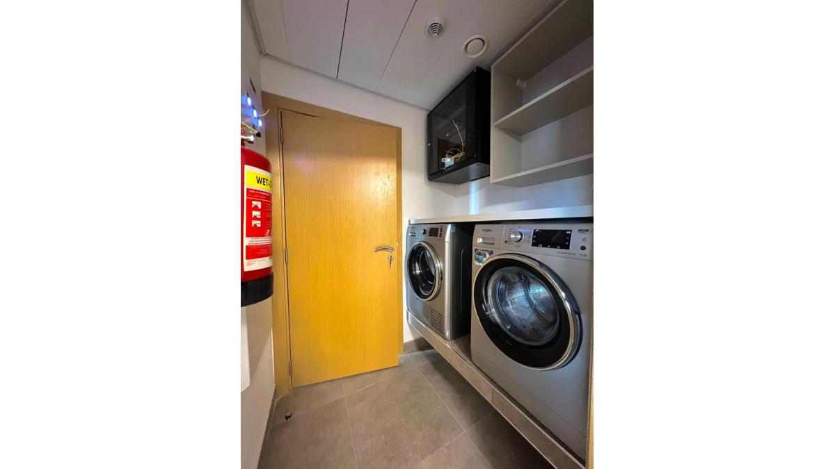 2 bed flat to let, Crown Lodge, Elystan Street - African Land