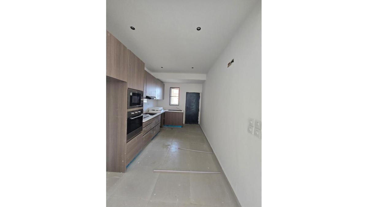 2 bed flat to let, Crown Lodge, Elystan Street - African Land