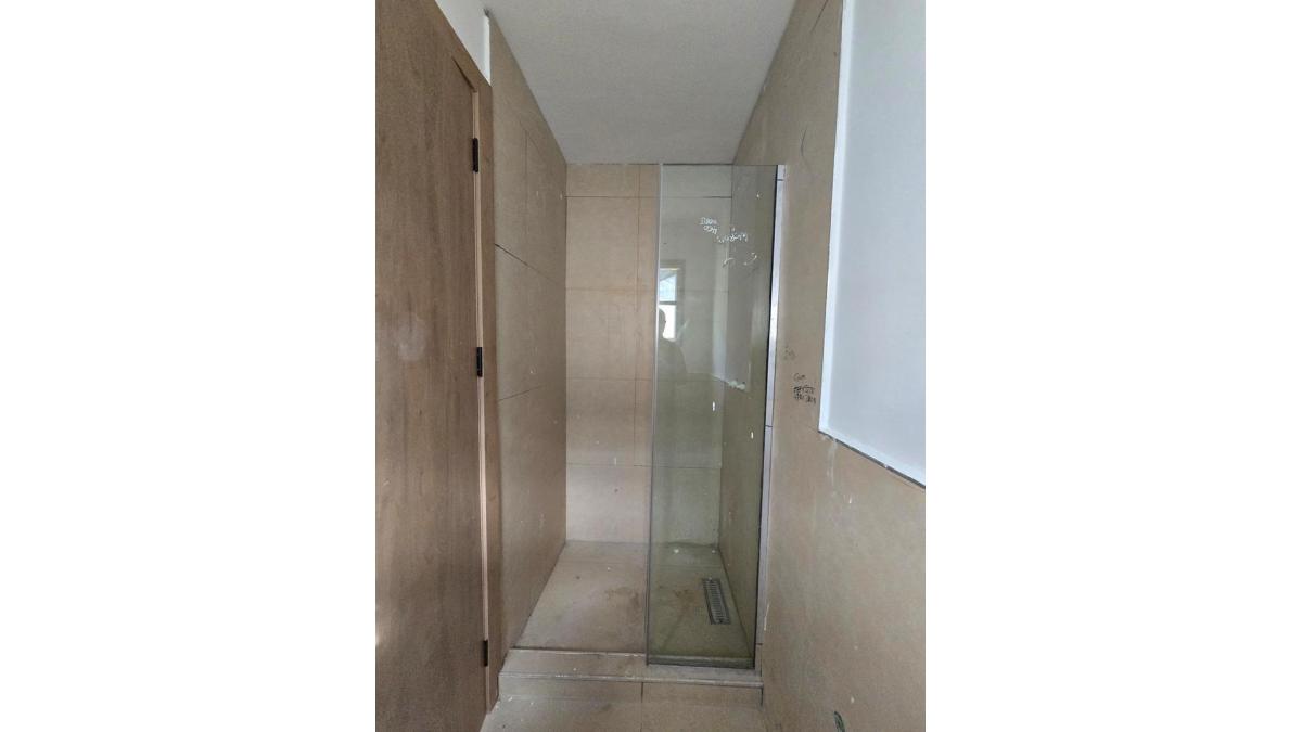 2 bed flat to let, Crown Lodge, Elystan Street - African Land