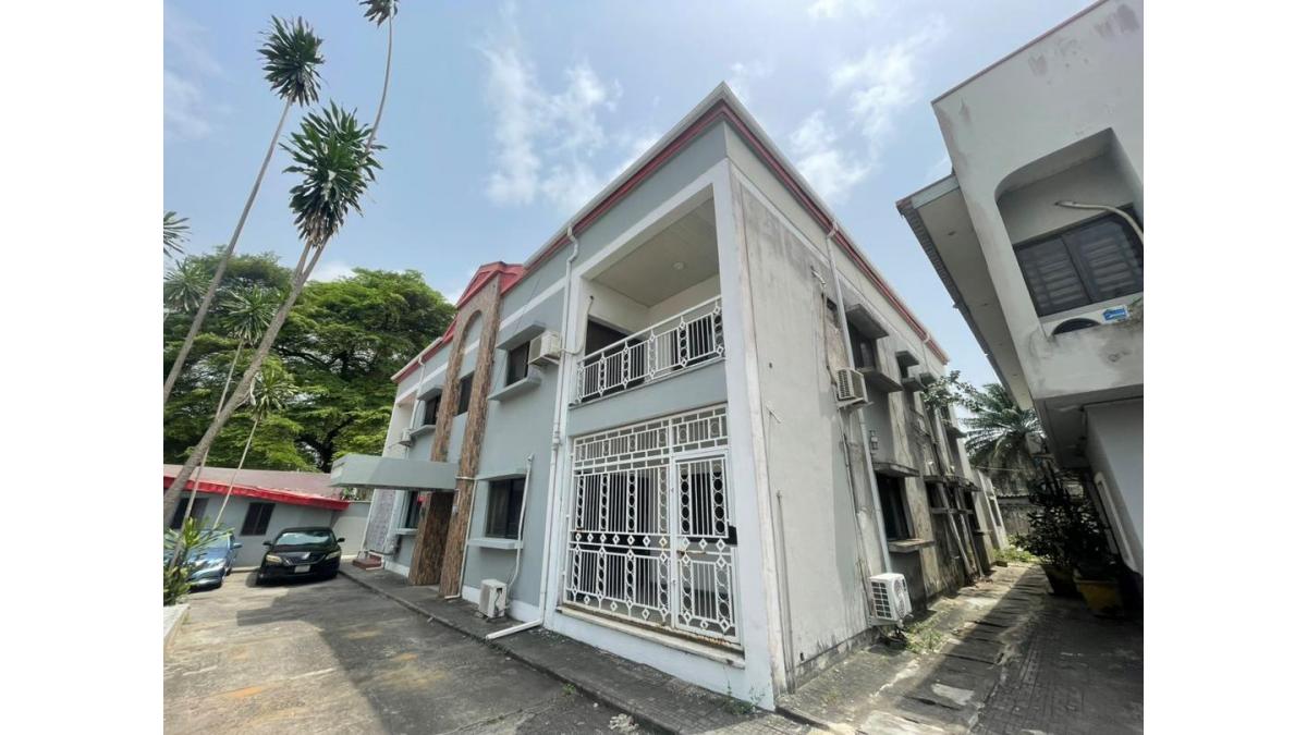 2 bed flat to let, Crown Lodge, Elystan Street - African Land