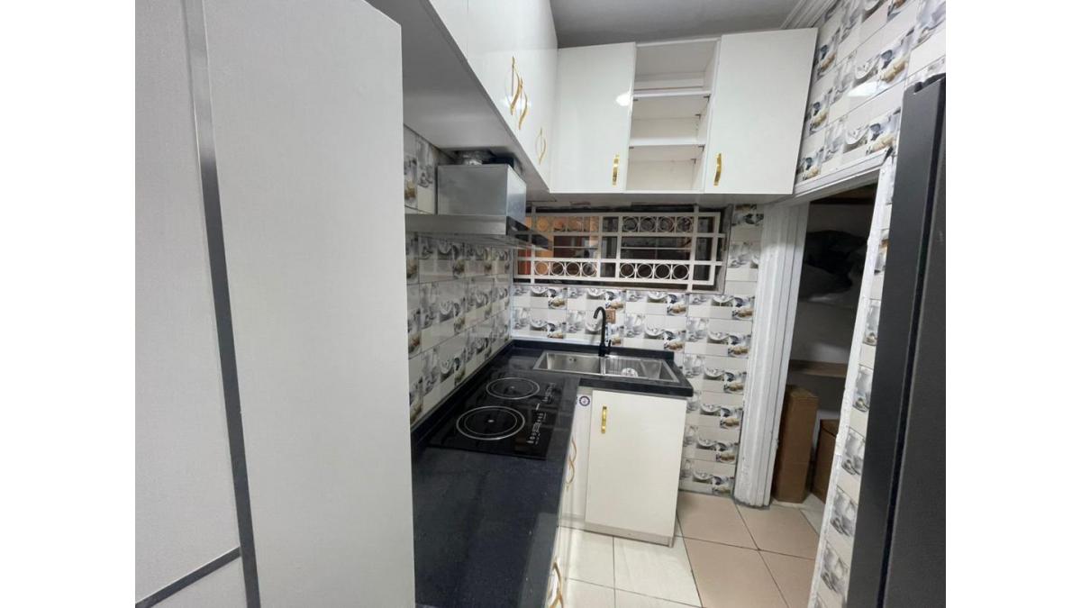 2 bed flat to let, Crown Lodge, Elystan Street - African Land