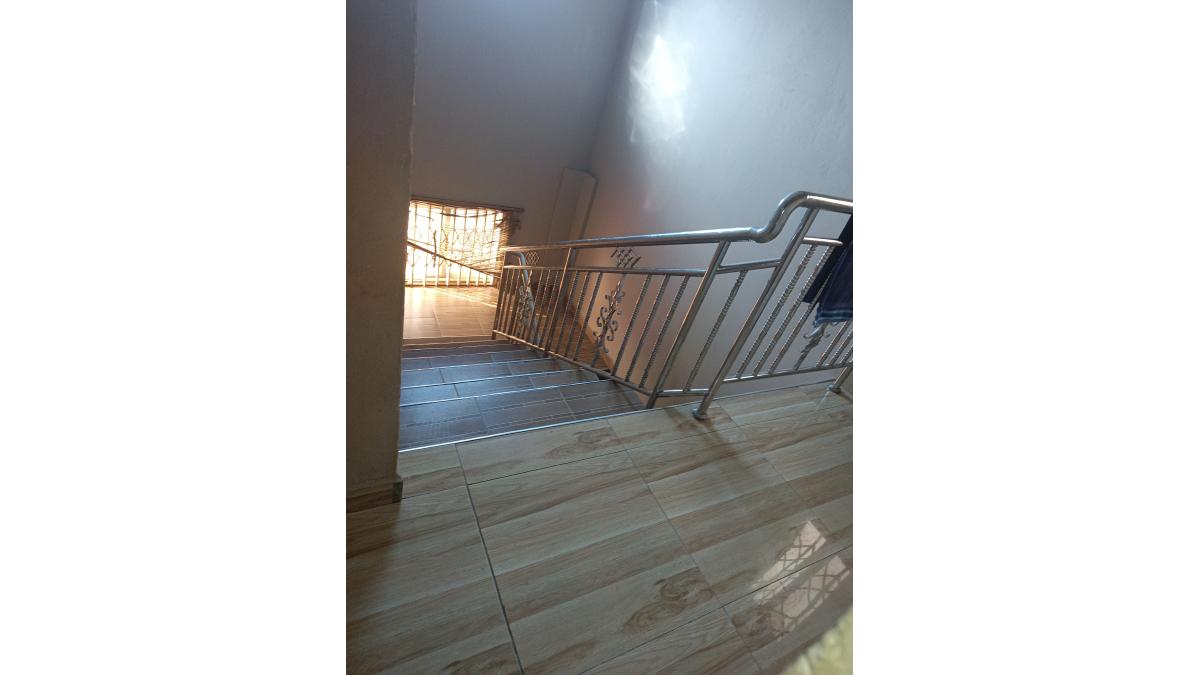 2 bed flat to let, Crown Lodge, Elystan Street - African Land