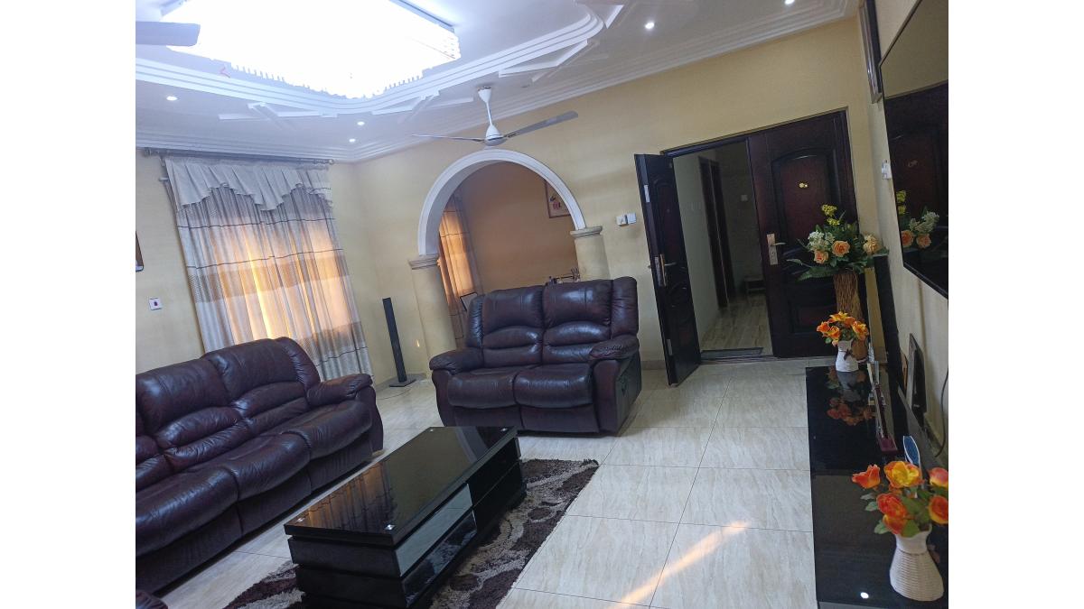 2 bed flat to let, Crown Lodge, Elystan Street - African Land