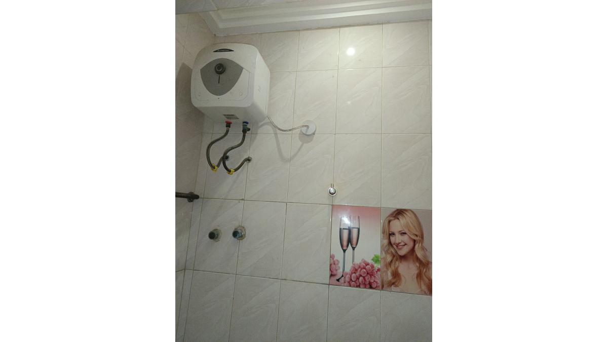 2 bed flat to let, Crown Lodge, Elystan Street - African Land