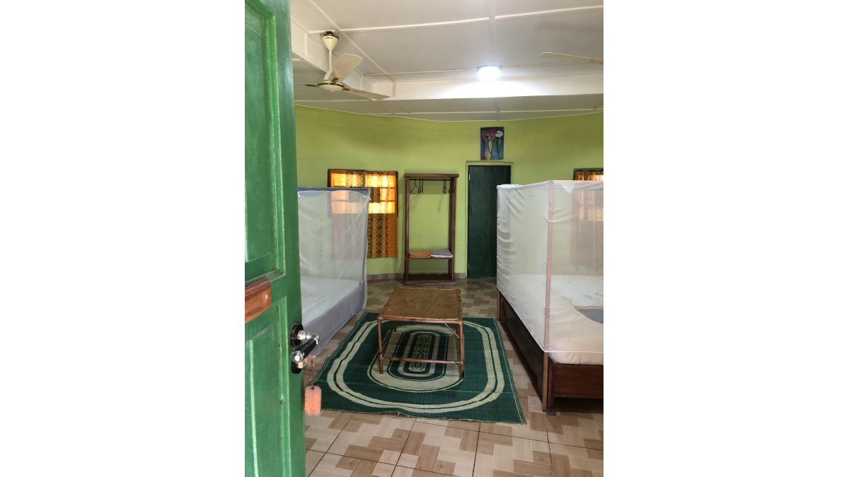 2 bed flat to let, Crown Lodge, Elystan Street - African Land