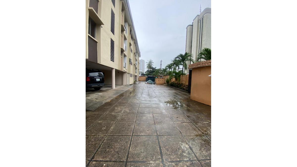 2 bed flat to let, Crown Lodge, Elystan Street - African Land