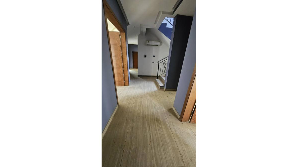 2 bed flat to let, Crown Lodge, Elystan Street - African Land