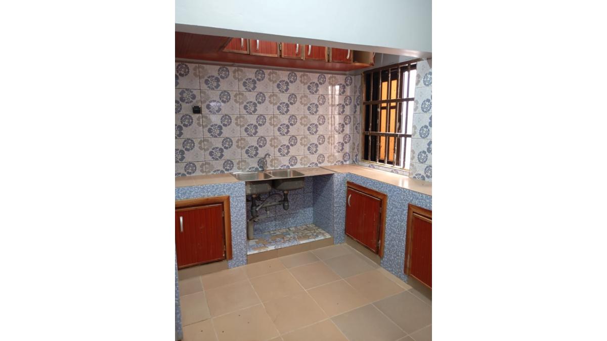 2 bed flat to let, Crown Lodge, Elystan Street - African Land