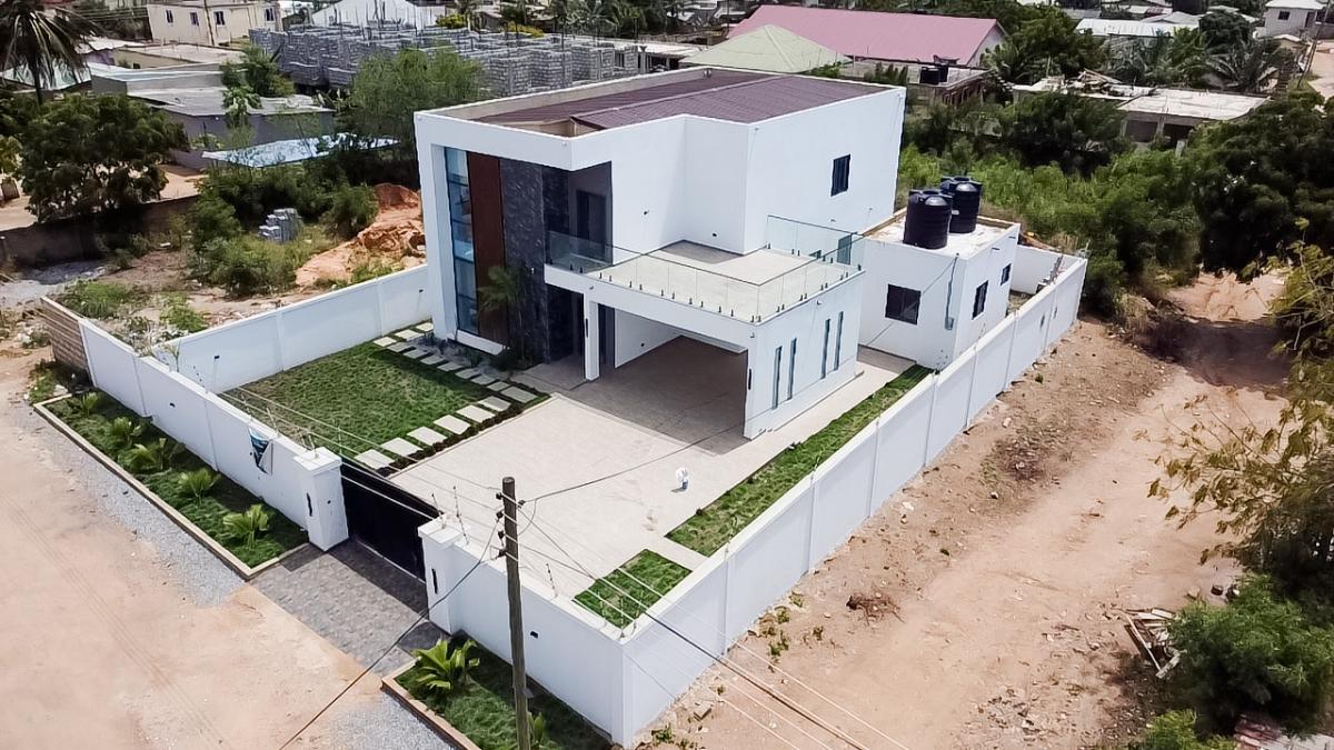 2 bed flat to let, Crown Lodge, Elystan Street - African Land