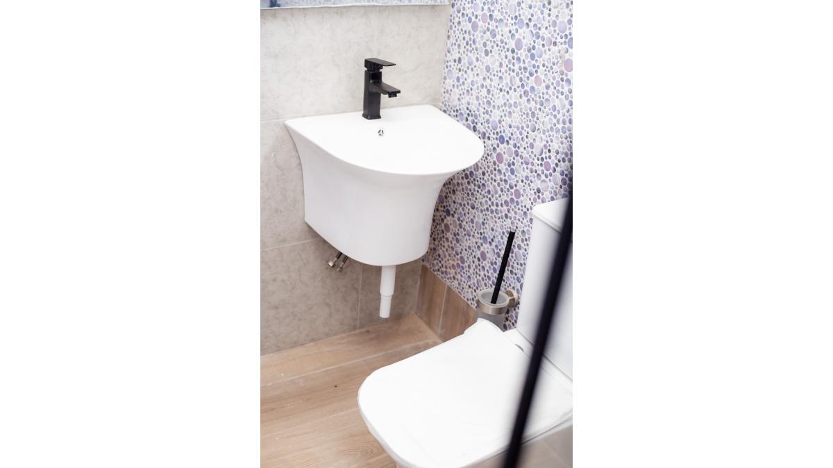 2 bed flat to let, Crown Lodge, Elystan Street - African Land