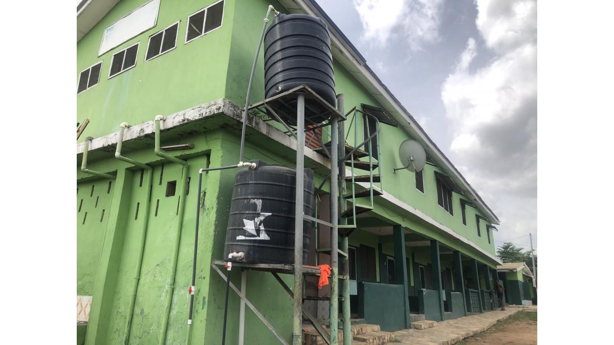 2 bed flat to let, Crown Lodge, Elystan Street - African Land