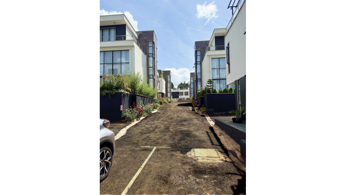 2 bed flat to let, Crown Lodge, Elystan Street - African Land