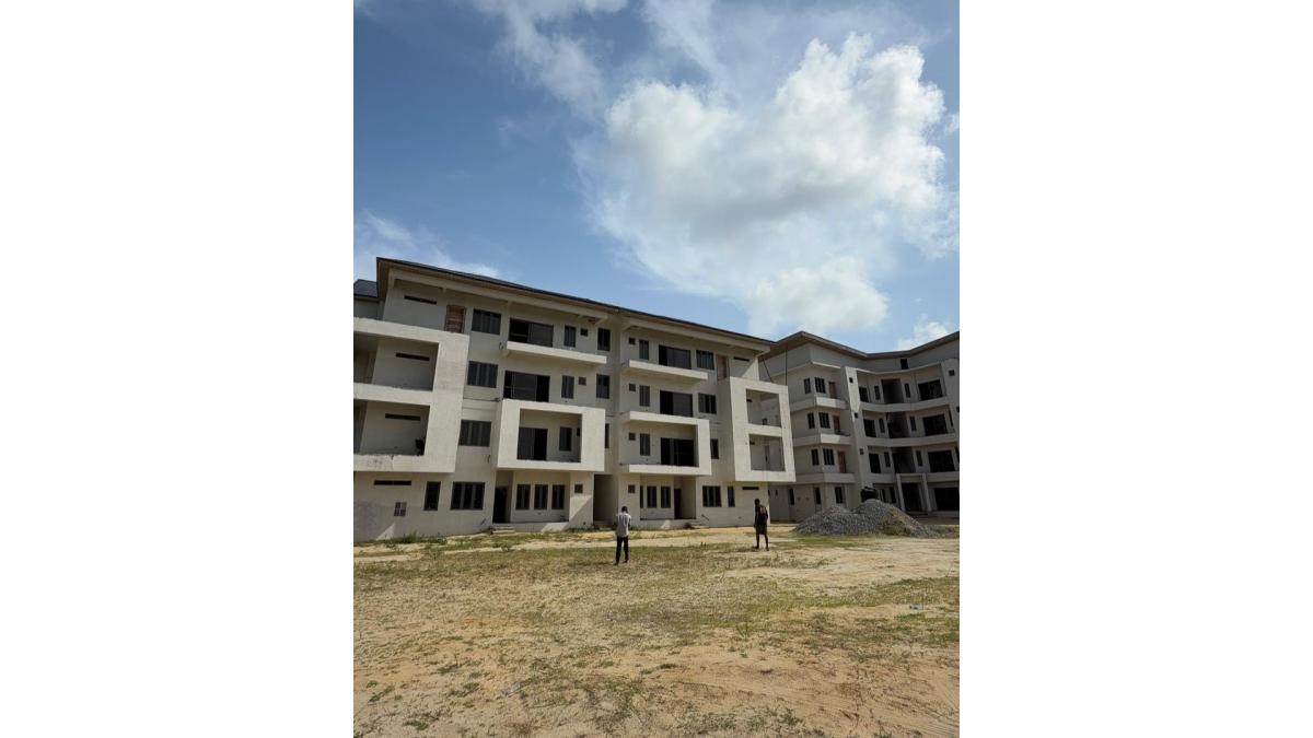 2 bed flat to let, Crown Lodge, Elystan Street - African Land