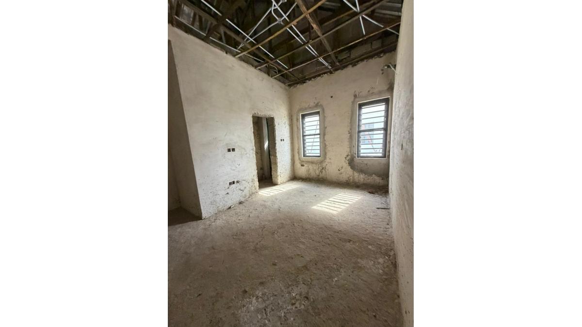 2 bed flat to let, Crown Lodge, Elystan Street - African Land