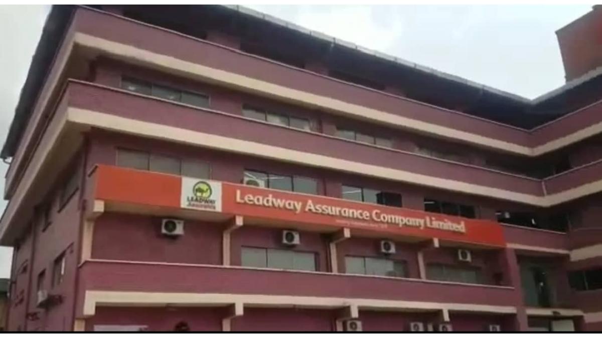 2 bed flat to let, Crown Lodge, Elystan Street - African Land