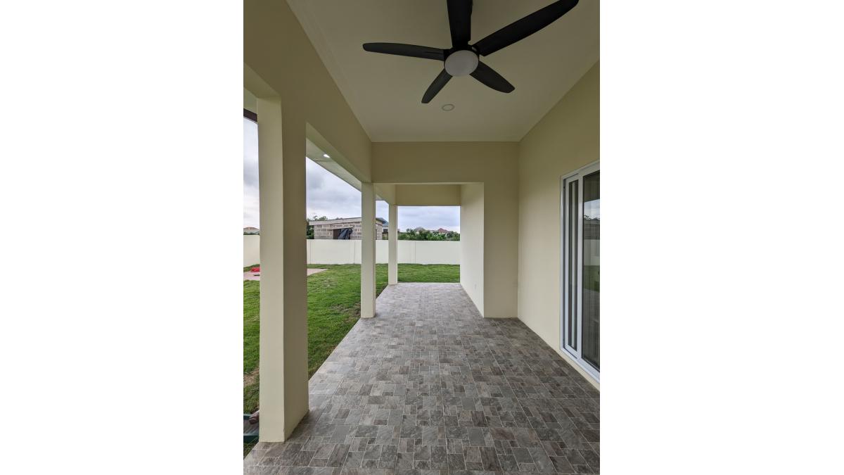 2 bed flat to let, Crown Lodge, Elystan Street - African Land