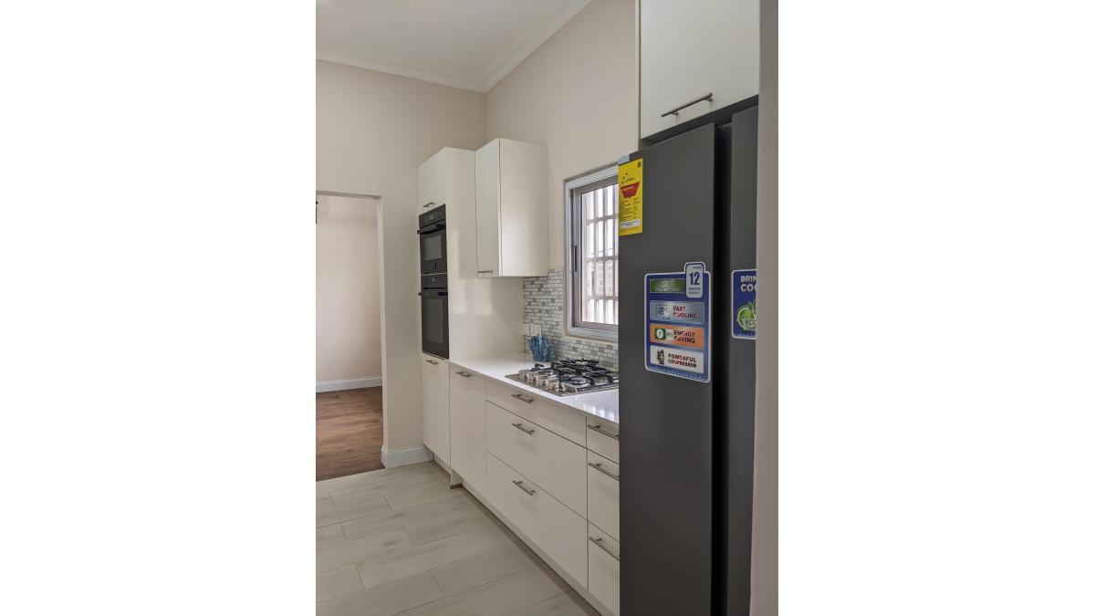 2 bed flat to let, Crown Lodge, Elystan Street - African Land