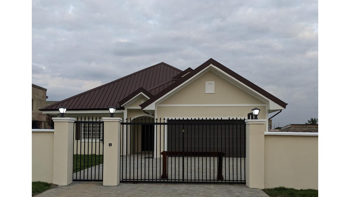 2 bed flat to let, Crown Lodge, Elystan Street - African Land