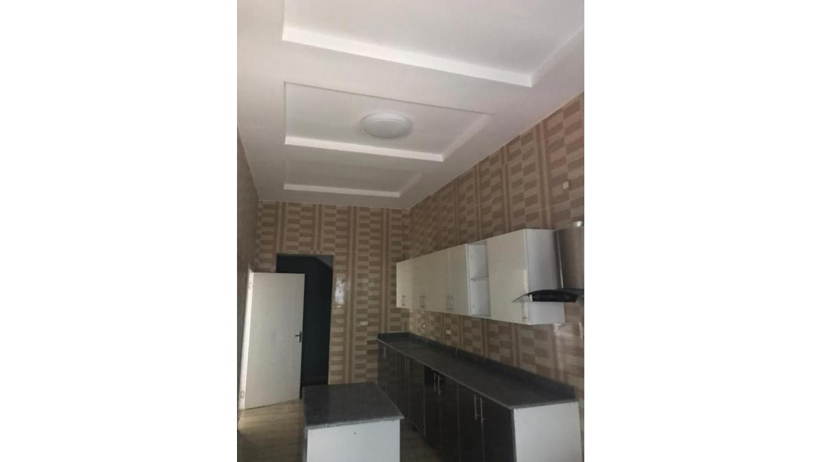 2 bed flat to let, Crown Lodge, Elystan Street - African Land