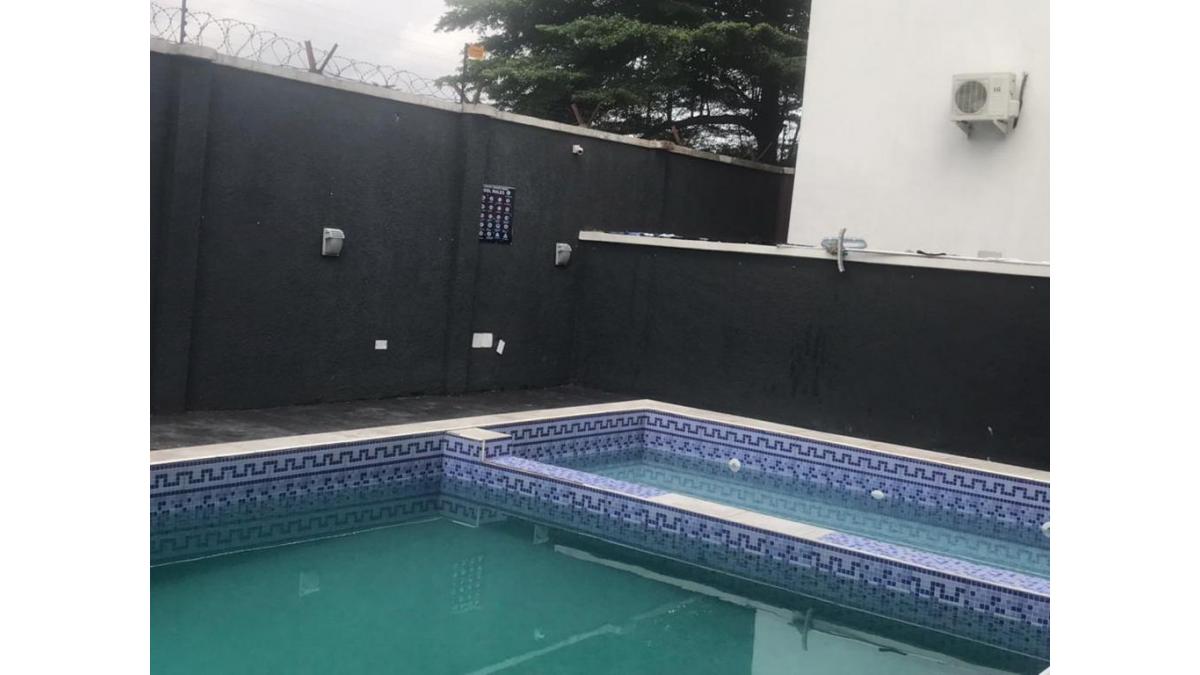 2 bed flat to let, Crown Lodge, Elystan Street - African Land