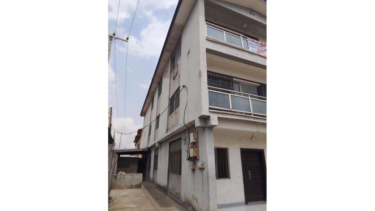 2 bed flat to let, Crown Lodge, Elystan Street - African Land