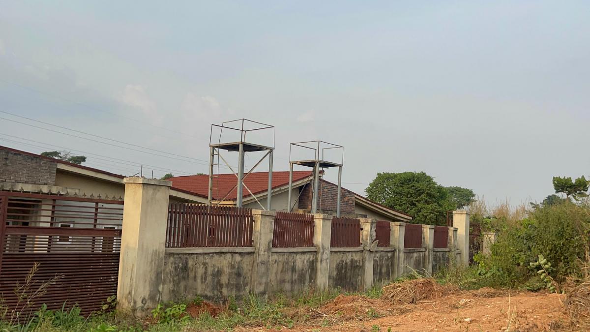2 bed flat to let, Crown Lodge, Elystan Street - African Land