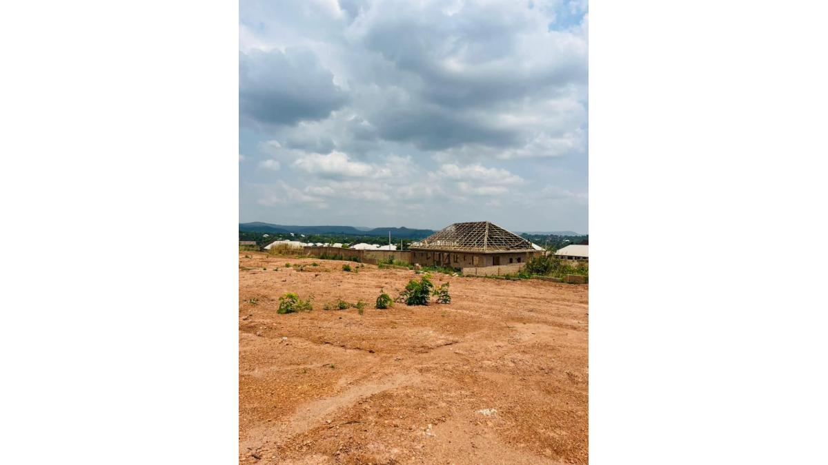 2 bed flat to let, Crown Lodge, Elystan Street - African Land