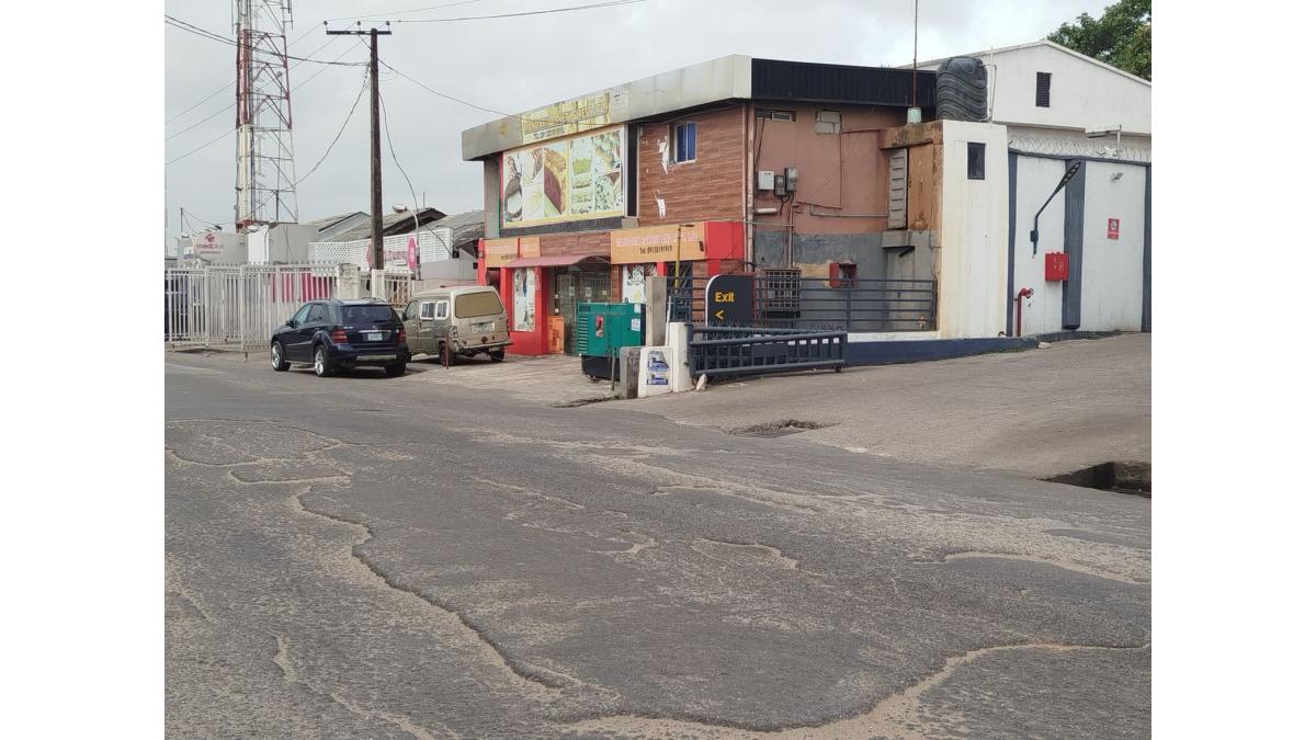 2 bed flat to let, Crown Lodge, Elystan Street - African Land